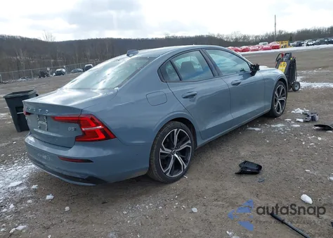 2024 Volvo S60 B5 Plus Dark Theme из США, поврежденный, VIN 7JRL12TL4RG308399